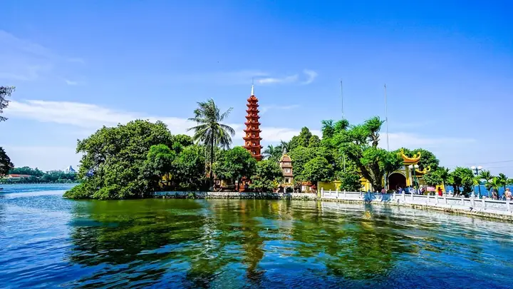 Tham Quan Chùa Trấn Quốc