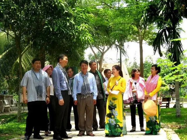 Tiền Tip Cho Hướng Dẫn Viên Du Lịch Trong Nước: Nên Cho Bao Nhiêu? Tiền Tip Cho Hướng Dẫn Viên Du Lịch Trong Nước Dựa Trên Sự Hài Lòng, Không Mặc Định