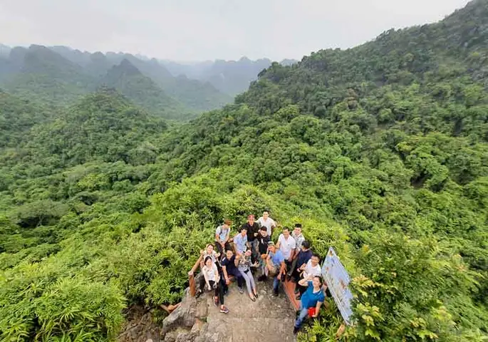 Trekking Chinh Phục Đỉnh Ngự Lâm Trekking Chinh Phục Đỉnh Ngự Lâm