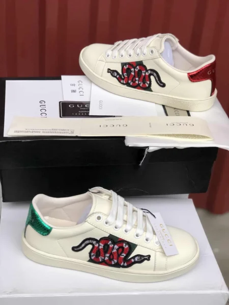 Hàng Rep 1 1 Là Gì? Phân Biệt Với Hàng Auth & Replica (2026) Ảnh minh họa hàng rep 1 1 giống hàng thật