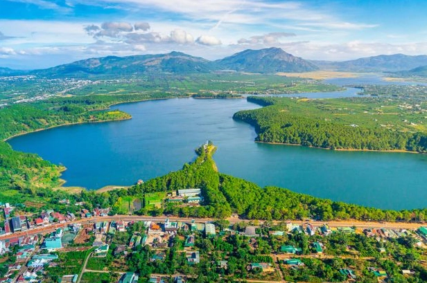 Biển Hồ T'Nưng Gia Lai