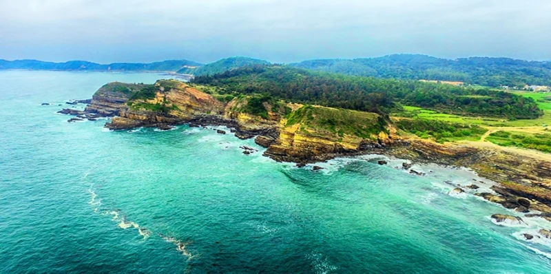 Bình minh rực rỡ tại bãi biển Hồng Vàn Cô Tô