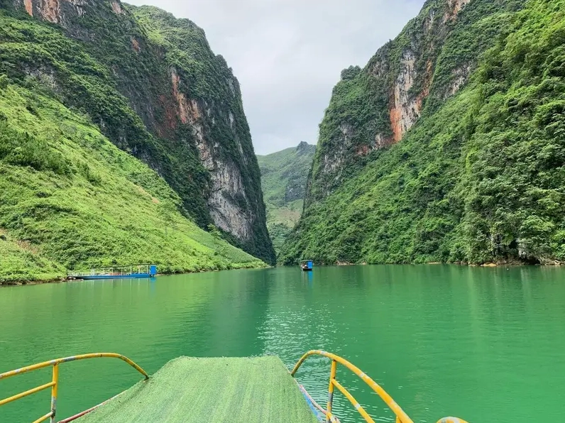 Cảnh quan Cao nguyên đá Đồng Văn