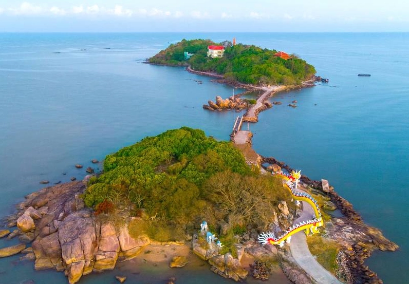 Cảnh quan Hòn Đá Bạc