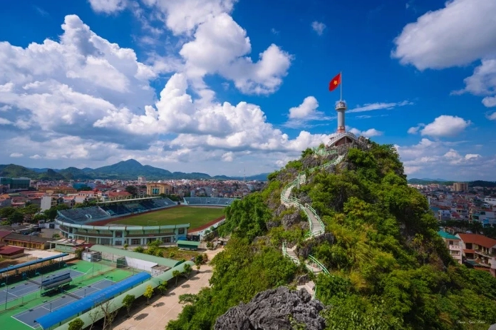 Điểm Du Lịch Lạng Sơn: Khám Phá Vẻ Đẹp Biên Cương 2026 Cửa khẩu Hữu Nghị Lạng Sơn