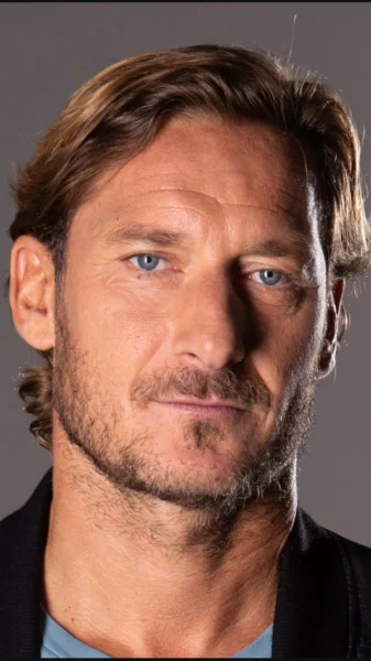 Francesco Totti: Huyền thoại Sống của AS Roma và Bóng đá Ý