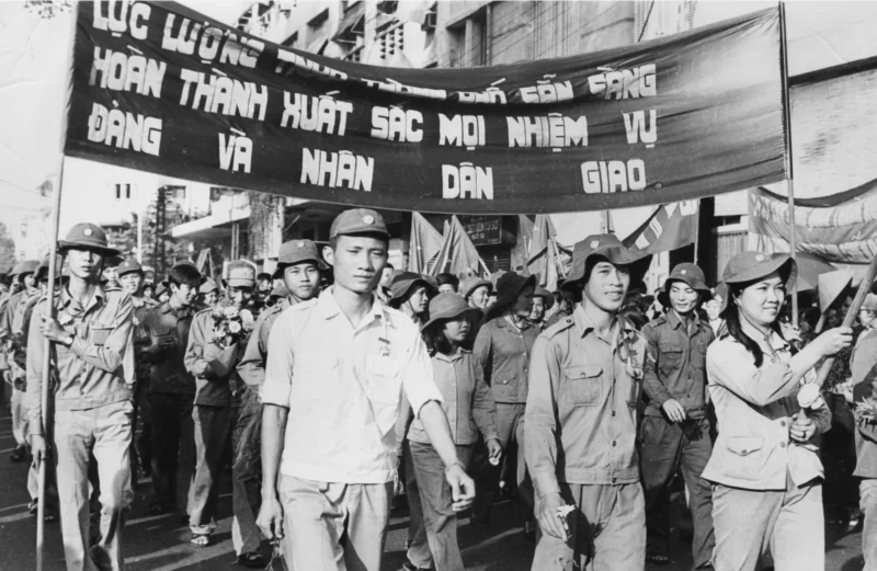 Thanh niên xung phong tham gia xây dựng đất nước