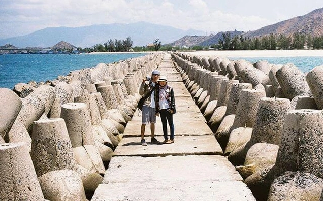 Vịnh Vĩnh Hy với làn nước trong xanh